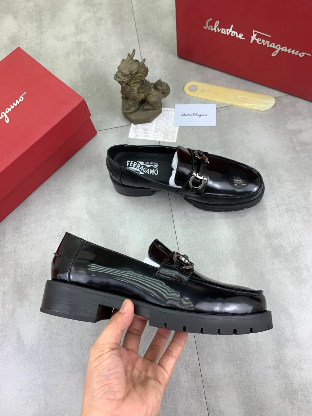 Men's Men's Shoes 💰P480💰[New Style] Water-dyed Niuli 🆘[Salvatore Ferragamo] Ferragamo's latest casual business leather shoes for men! Listed simultaneously! The fabric is made of specially imported original calfskin, and the interior is made of imported water-dyed cowhide. It is absolutely luxurious and leads the fashion trend. Matching code: 38-44 (45 and 46 can be customized) Multiple colors available